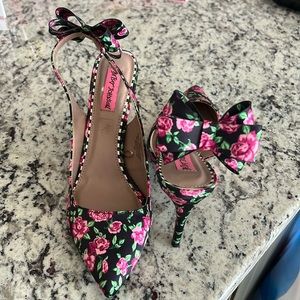 Satin sling back pumps. Betsy Johnson. Perfect condition.. worn once